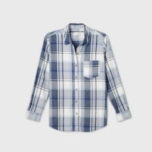 Universal Thread Women's Plaid Long Sleeve Button-Down Shirt in Blue